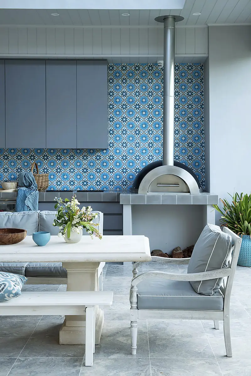 JF Design Dalkeith residence — alfresco entertaining area with outdoor furniture, Perth interior design